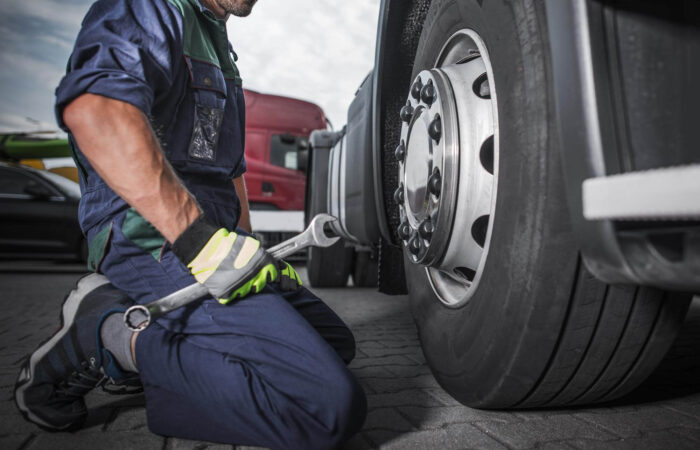Yolda Kaldığınızda Ne Yapmalı? Sakarya Mobil Lastik ve Çekici Hizmeti